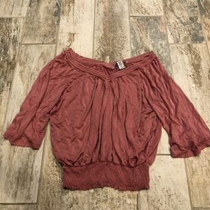 Stretchy rosy shirt